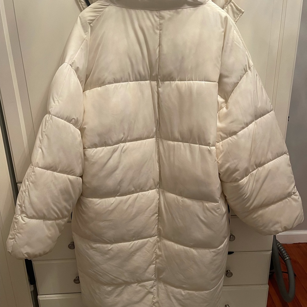 Gently Worn Oversized Puffer Jacket. - image 5